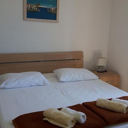 Rooms Andelka 波尔 外观 照片