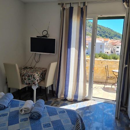 Rooms Andelka 波尔 外观 照片