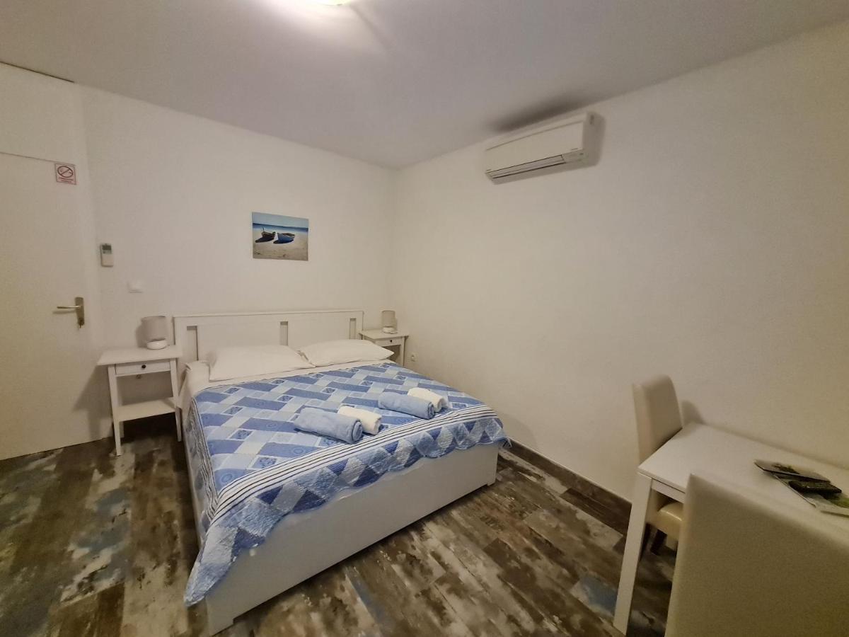 Rooms Andelka 波尔 客房 照片