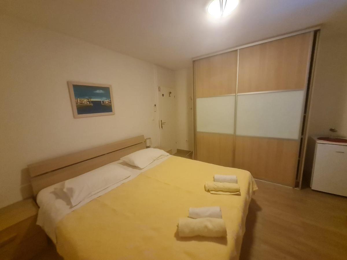 Rooms Andelka 波尔 外观 照片