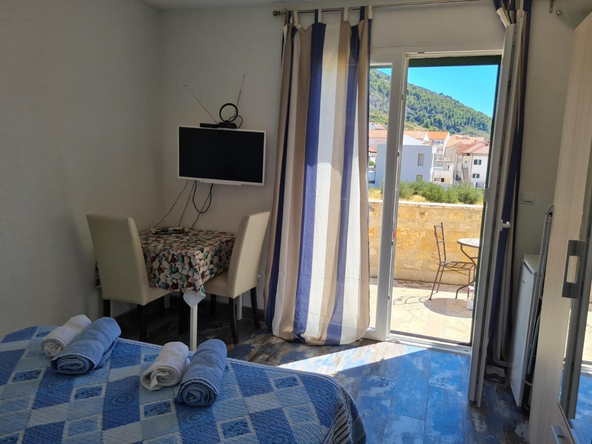 Rooms Andelka 波尔 外观 照片